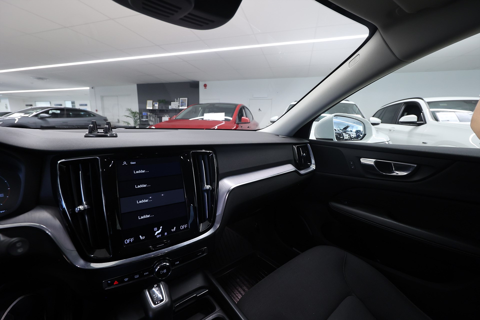 Volvo V60 D4 AWD 190hk *Hjulkampanj!* Momentum Drag