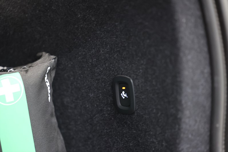 Volvo C40 Recharge Single Motor *Hjulkampanj!* Core Pano Drag