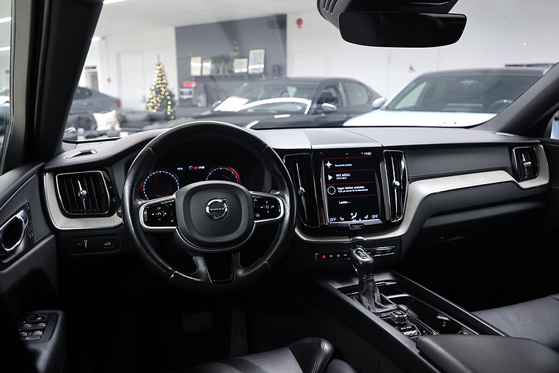 Volvo XC60 D4 190hk *Hjulkampanj!* Inscription B-kamera Navi Skinn