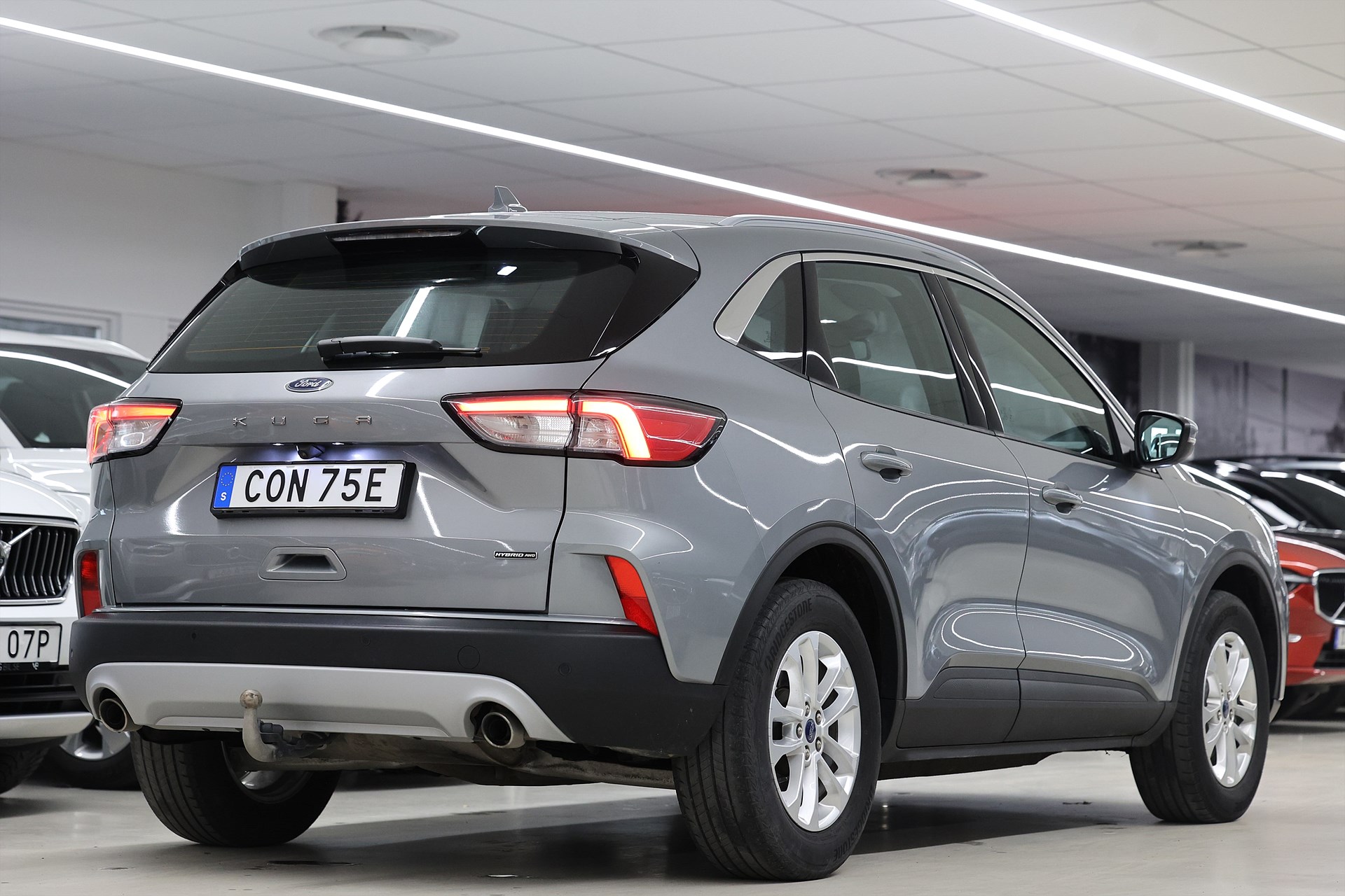 Ford Kuga Hybrid AWD 190hk *Hjulkampanj!* Sync 4 Navi B-kamera MOMS