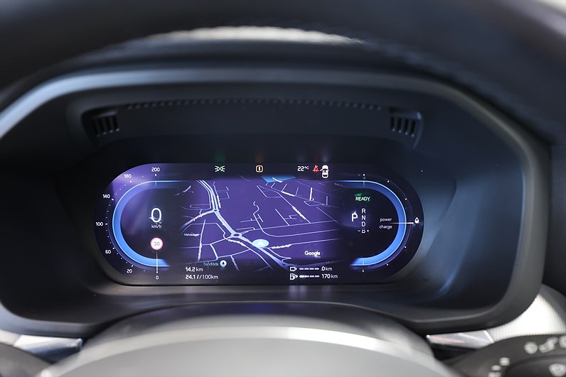 Volvo XC60 Recharge T6 AWD 350hk Plus Dark Pano Drag 360