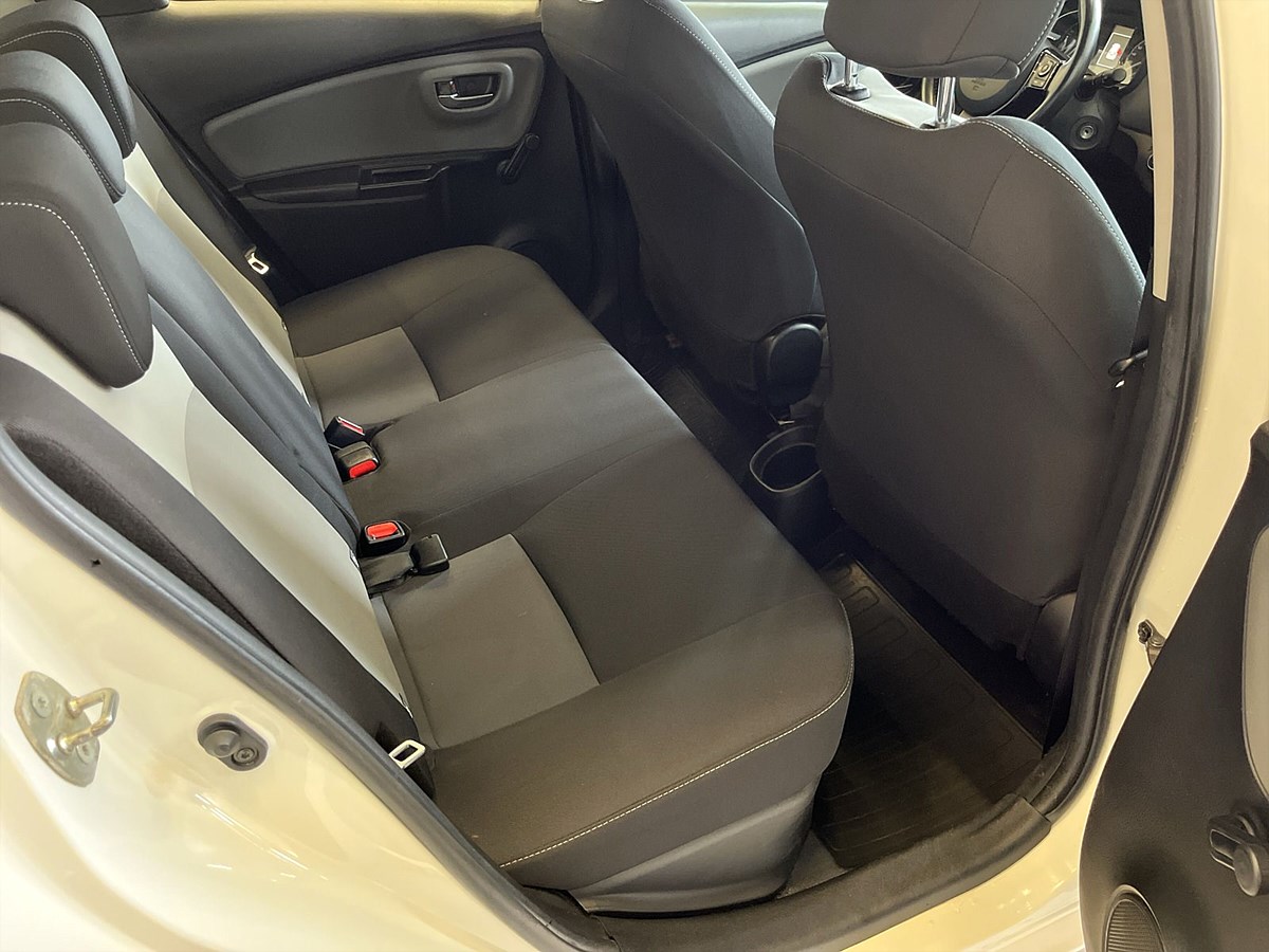 Toyota Yaris Hybrid e-CVT, 101hk, 2017