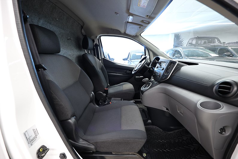Nissan e-NV200 Van 40 kWh 109hk Värmare Drag V-Inrett B-Kamera