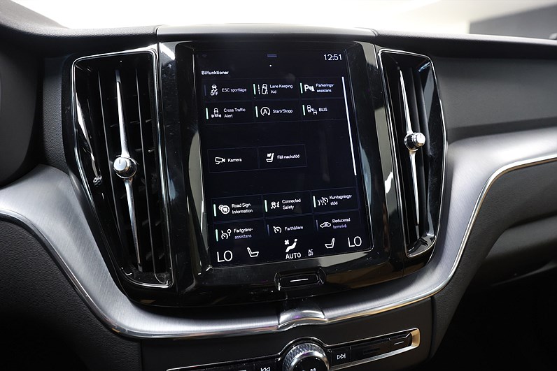 Volvo XC60 T5 250hk Momentum Keyless Läder Navi Värmare B-Kamera