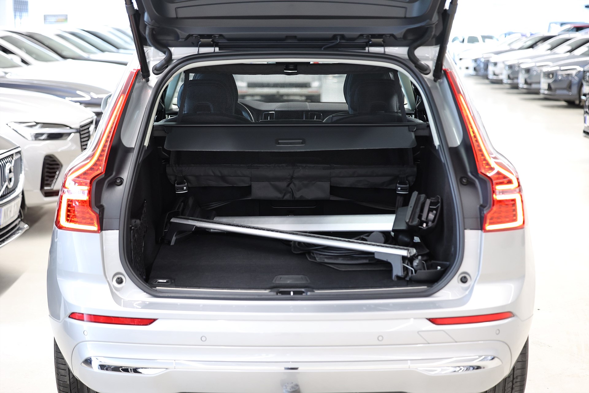 Volvo XC60 T6 AWD Recharge 340hk Inscription Orrefors Pano Drag H/K MOMS