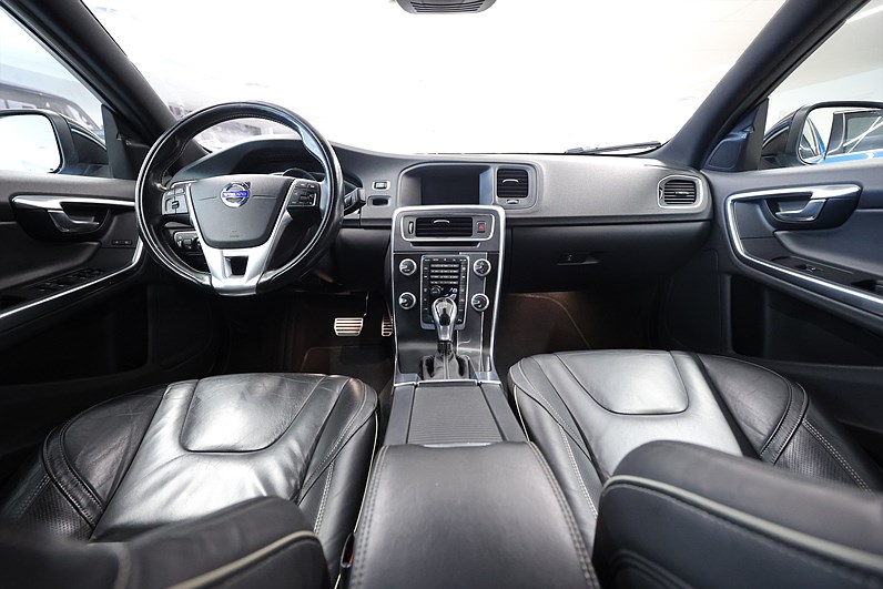 Volvo S60 T6 306hk R-Design Polestar H/K Läder Navi B-Kamera