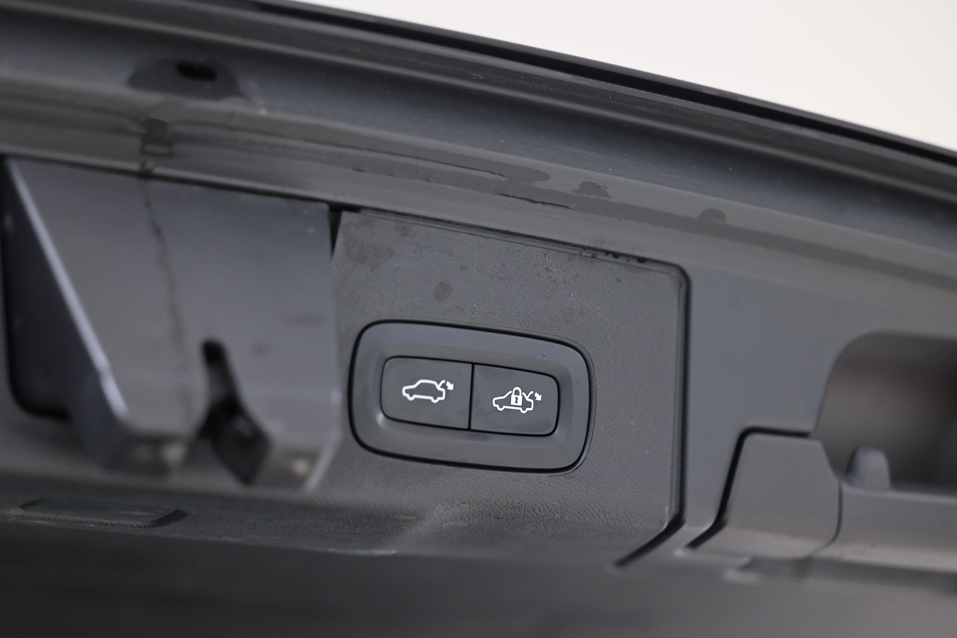 Volvo XC60 Recharge T6 AWD 350hk Core Pano Drag