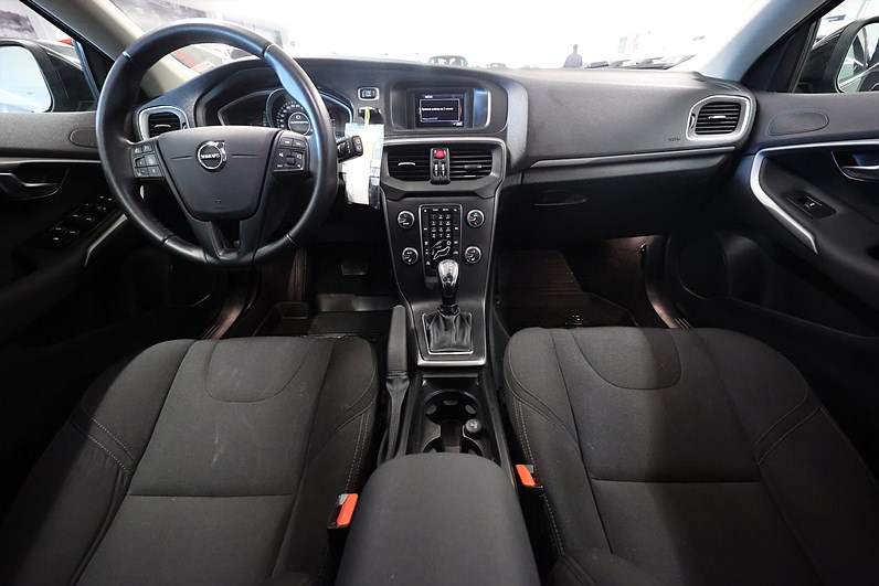 Volvo V40 D2 120hk Aut Värmare PDC Bluetooth
