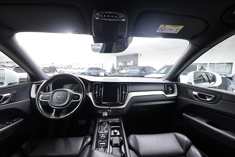 Volvo XC60 D4 190hk *Hjulkampanj!* Inscription B-kamera Navi Skinn