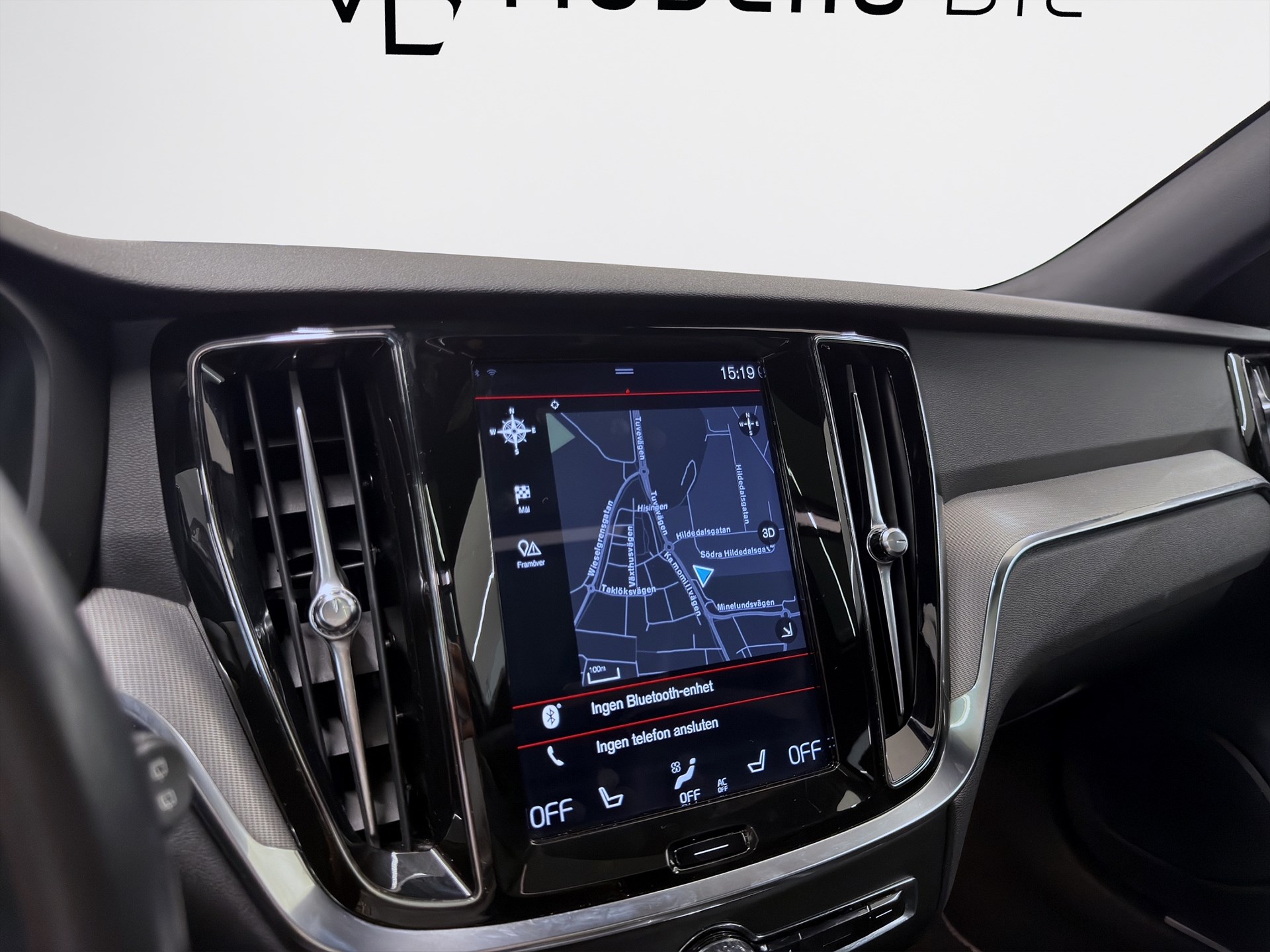 Volvo V60 T4 190hk R-Design H/K HUD Drag 360 Pano Navi
