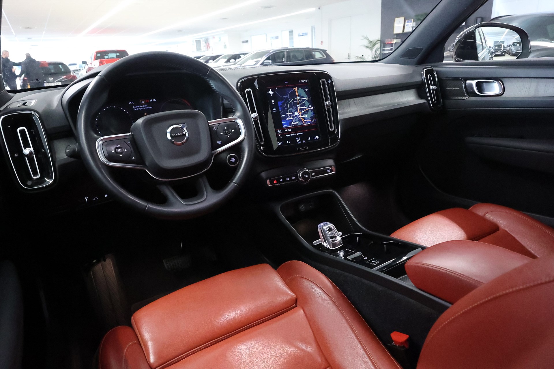 Volvo XC40 Recharge T4 DCT 211hk Inscription H/K Läder Keyless Drag