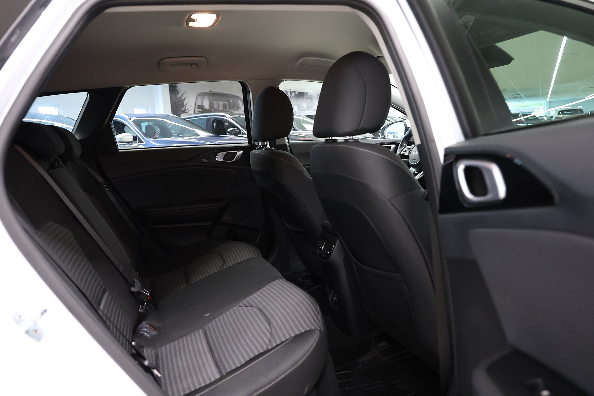 Kia Ceed SW Plug-in 141hk Advance B-kamera Keyless CarPlay