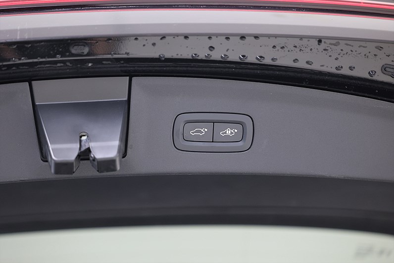 Polestar 2 Standard Range Single Motor 231hk *Hjulkampanj!* Plus H/K Pano MOMS