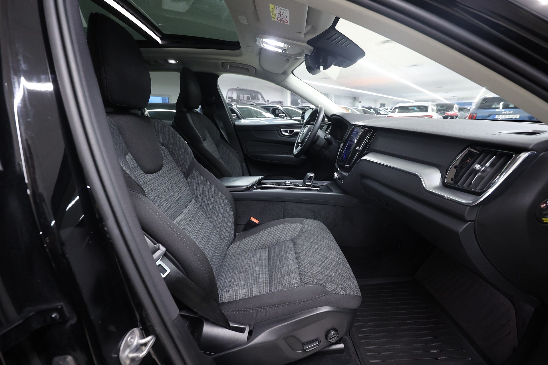 Volvo XC60 Recharge T6 AWD 350hk *Hjulkampanj!* Core Drag