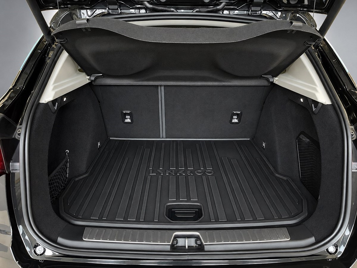 Lynk & Co 01 PHEV DCT, 261hk, 2022