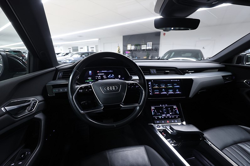 Audi e-tron 50 Quattro 313hk *Hjulkampanj!* Proline Navi B-kamera Drag MOMS