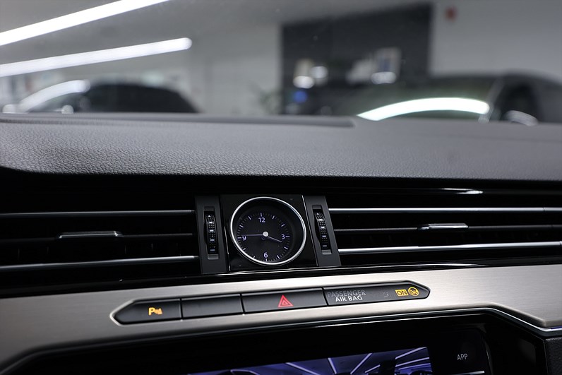 Volkswagen Passat Alltrack 2.0 TDI 240hk 4M B-Kamera Keyless Drag