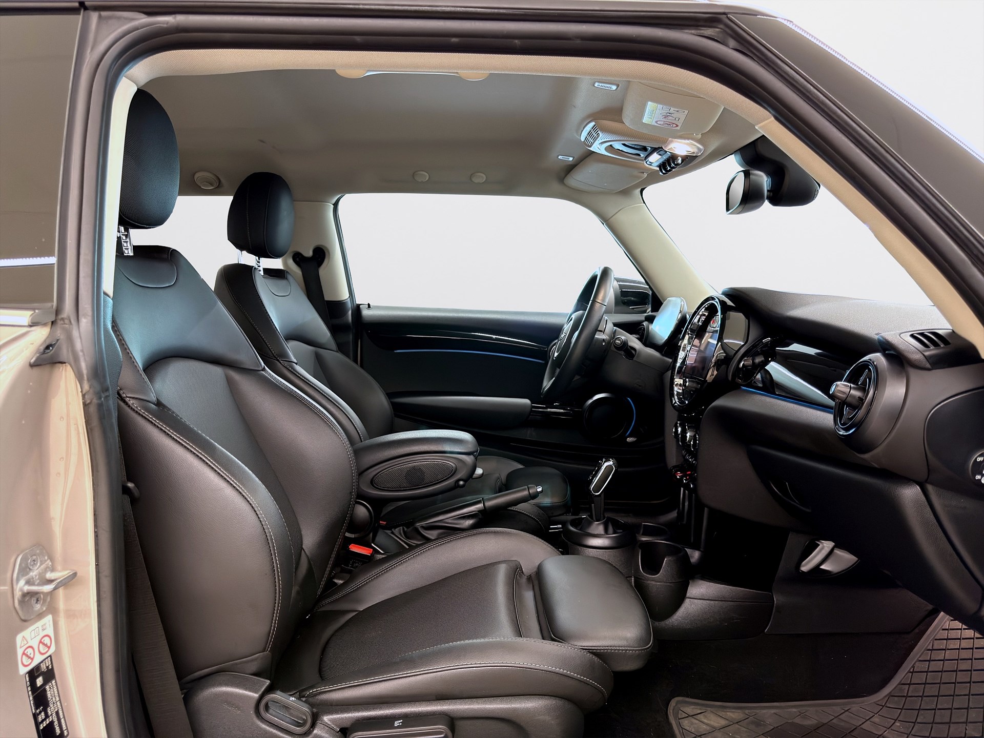 MINI Cooper S 3-dörrars 178hk Läder B-Kamera MOMS