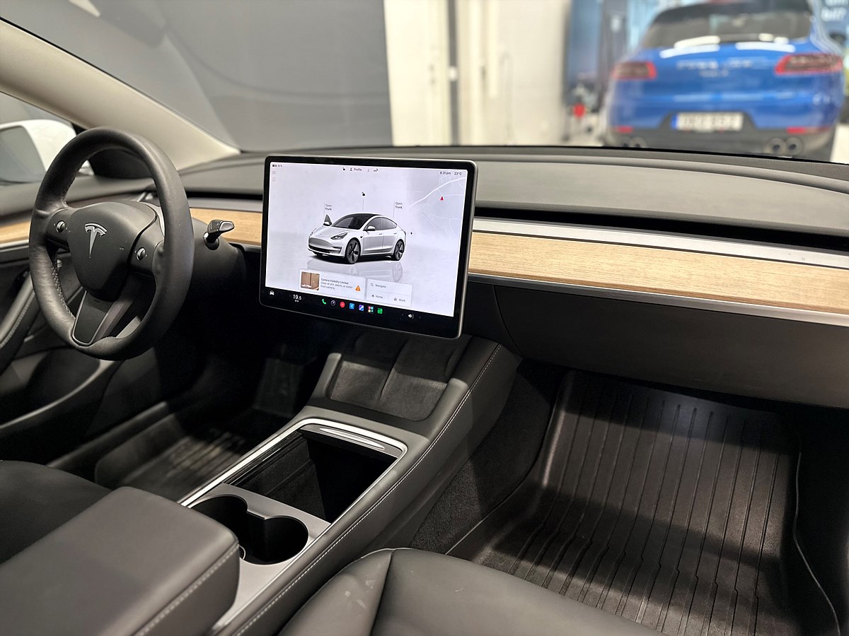 Tesla Model 3 – bild 11