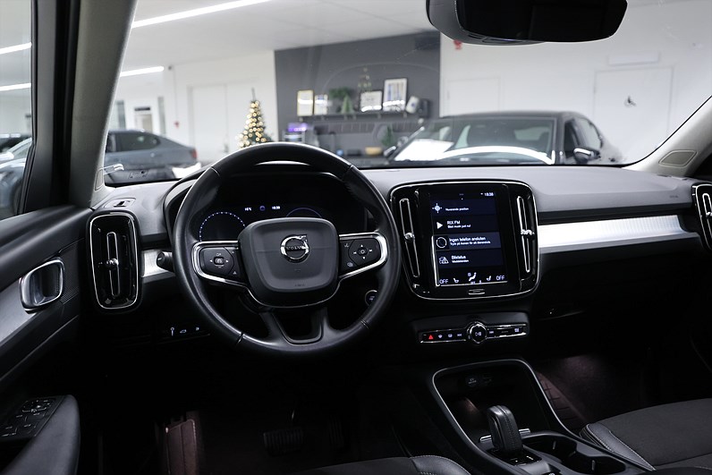 Volvo XC40 T5 Recharge 262hk *Hjulkampanj!* Momentum Värmare