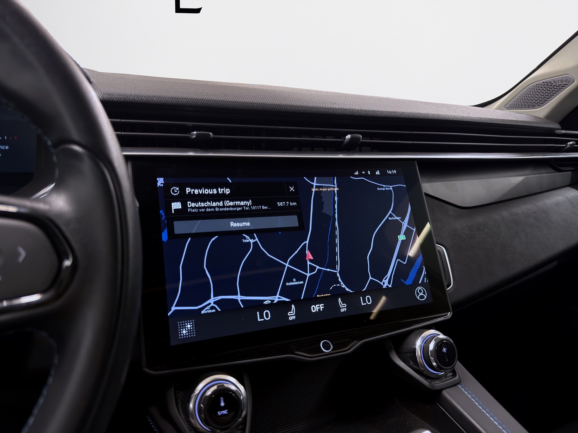 Lynk & Co 01 PHEV 261hk Infinity Pano Minne B-Kamera Drag