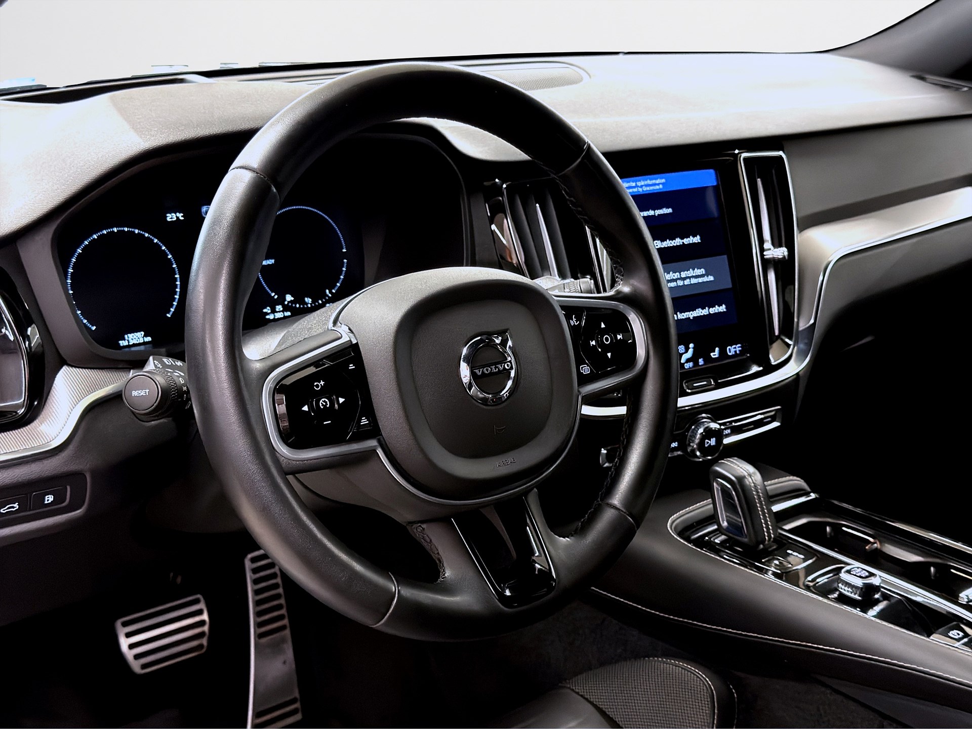 Recharge T6 AWD 340hk R-Design HUD H/K Läder
