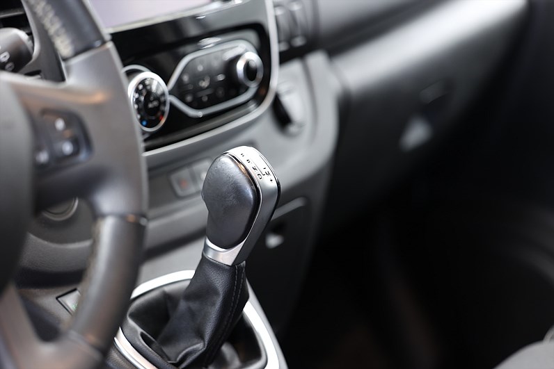 Renault Trafic 2.0 dCi EDC 145hk V-inrett Värmare