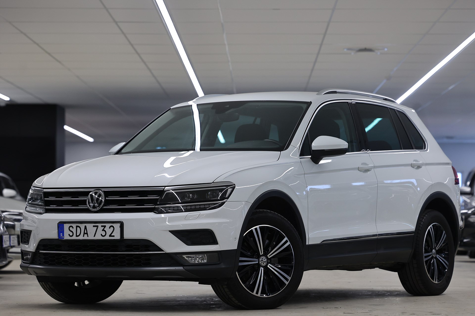 Volkswagen Tiguan 2.0 TDI 4Motion 190hk Executive Drag Värmare