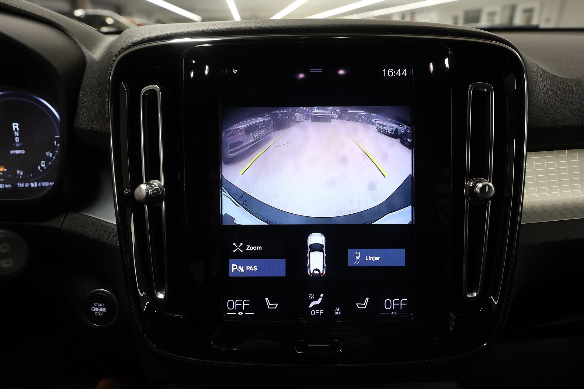 Volvo XC40 T4 Recharge 211hk *Hjulkampanj!* Momentum Värmare