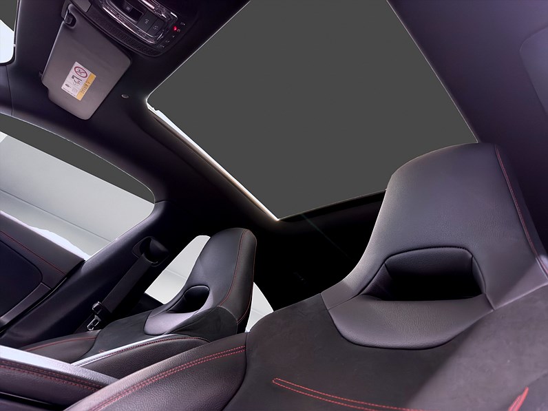 Mercedes-Benz CLA 250 4MATIC AMG Bur Navi Keyless PDC