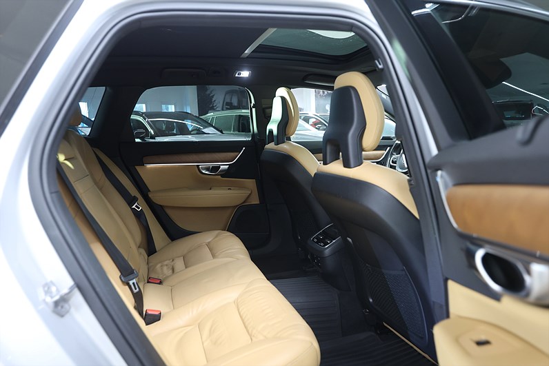 Volvo V90 D4 190hk Inscription Pano Drag 360 Navi Keyless