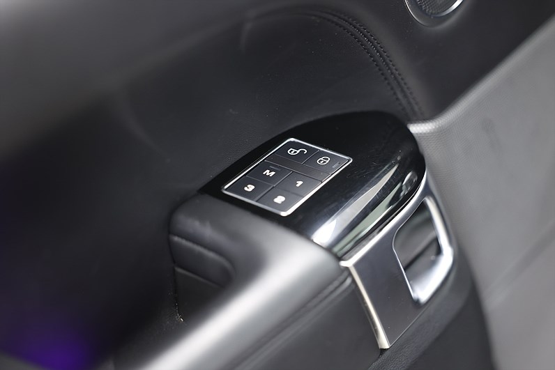 Land Rover Range Rover Sport P400e HSE Pano Meridian HUD