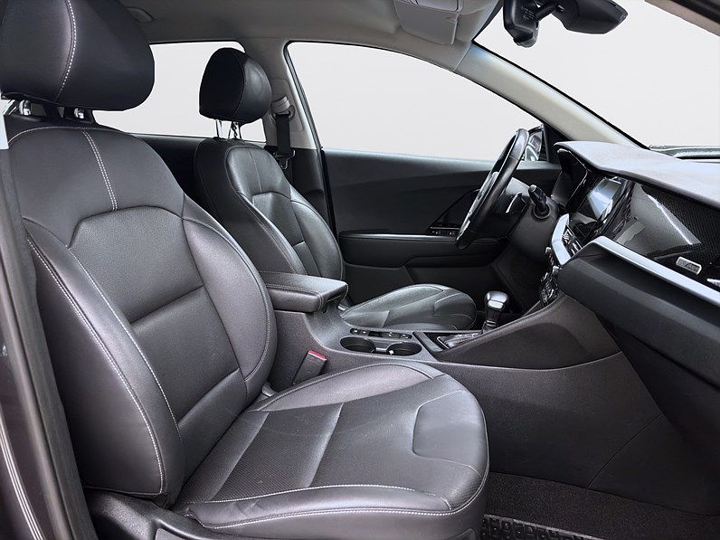 Kia Niro P-HEV 141hk Advance Plus Keyless Navi B-Kamera PDC
