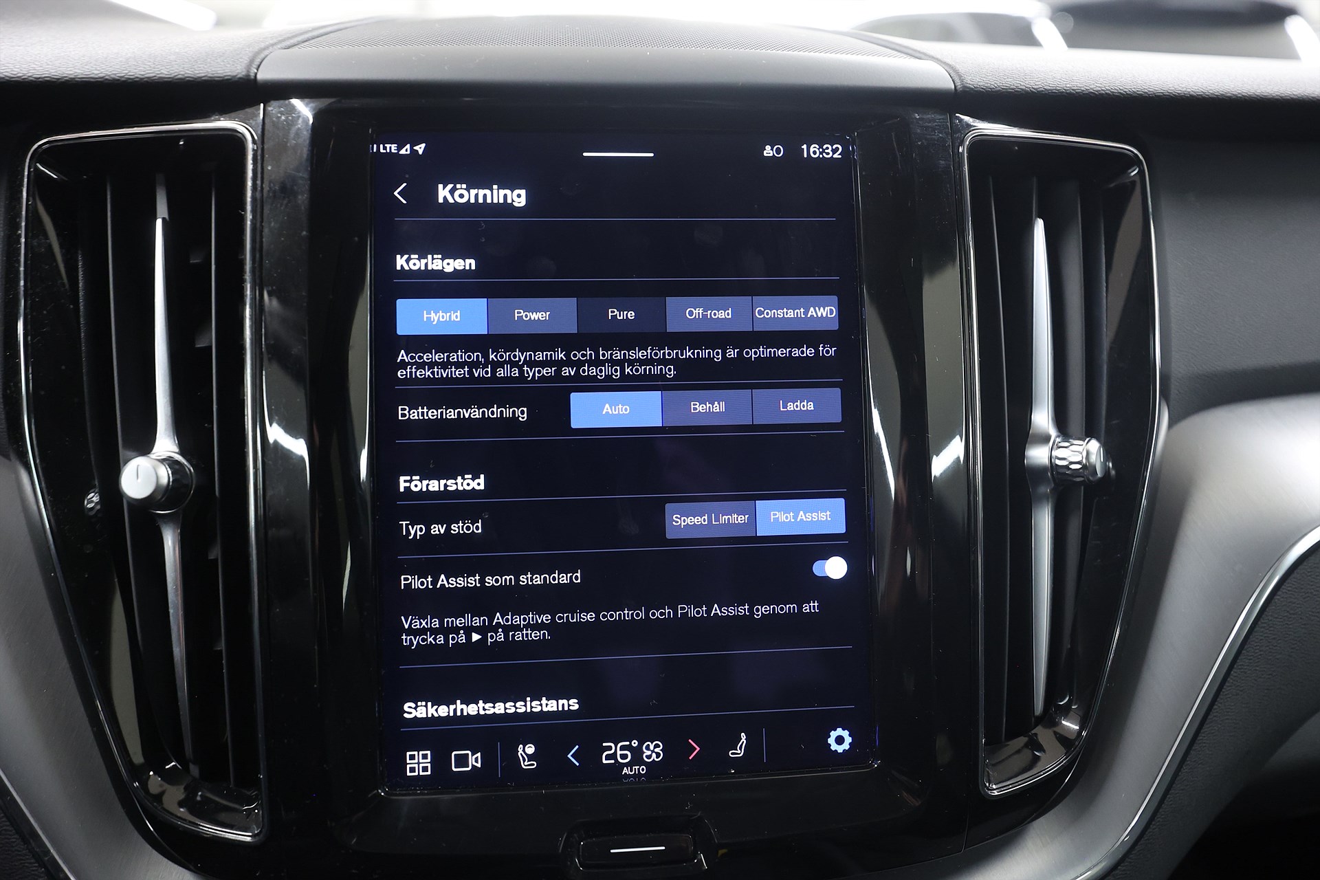 Volvo XC60 Recharge T6 AWD 350hk *Hjulkampanj!* Core Drag