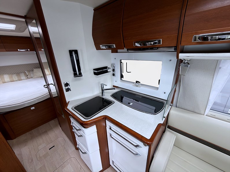 Rapido 8096DF 2.3 177hk Premium Edition ALDE Markis