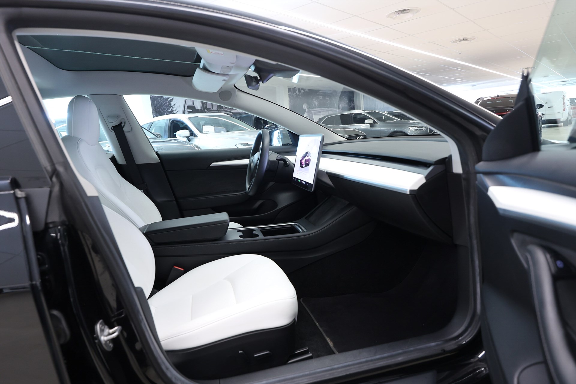 Tesla Model 3 Long Range AWD 440hk AP Pano Läder Navi Drag