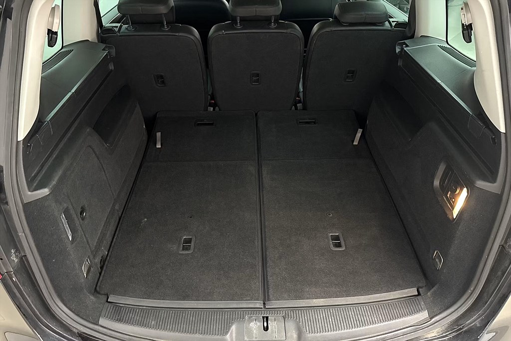 Volkswagen Sharan GT 2.0 TDI 4M 7-sits Drag Värmare ACC Skinn 184hk – bild 11 av 11