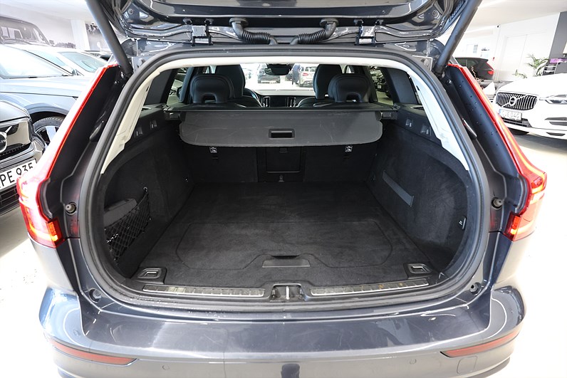 Volvo V60 T8 Twin Engine AWD 392hk Inscription Pano Keyless 360
