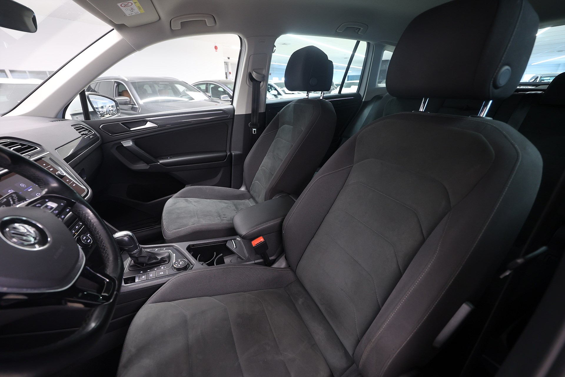 Volkswagen Tiguan 2.0 TDI 4Motion 190hk Executive Drag Värmare