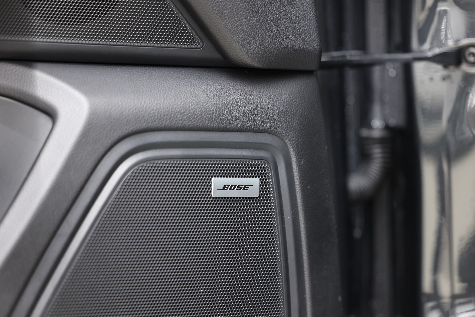 Porsche Macan Turbo Performance 441hk Sport Chrono BOSE Drag