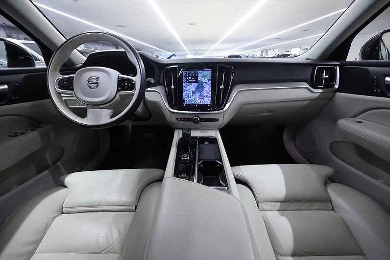 Volvo V60 Cross Country B4 197hk Plus Läder B-Kamera Navi Drag