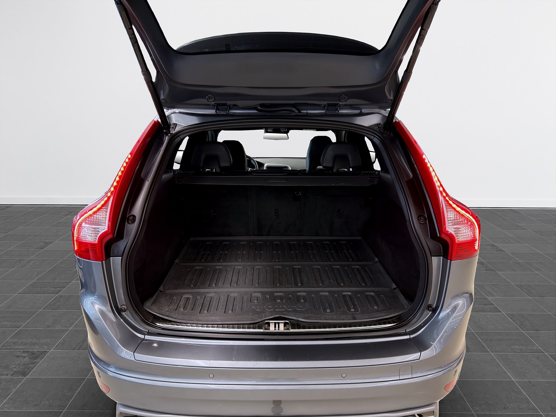 Volvo XC60 D4 AWD 190hk R-Design Navi Drag Pano B-Kamera