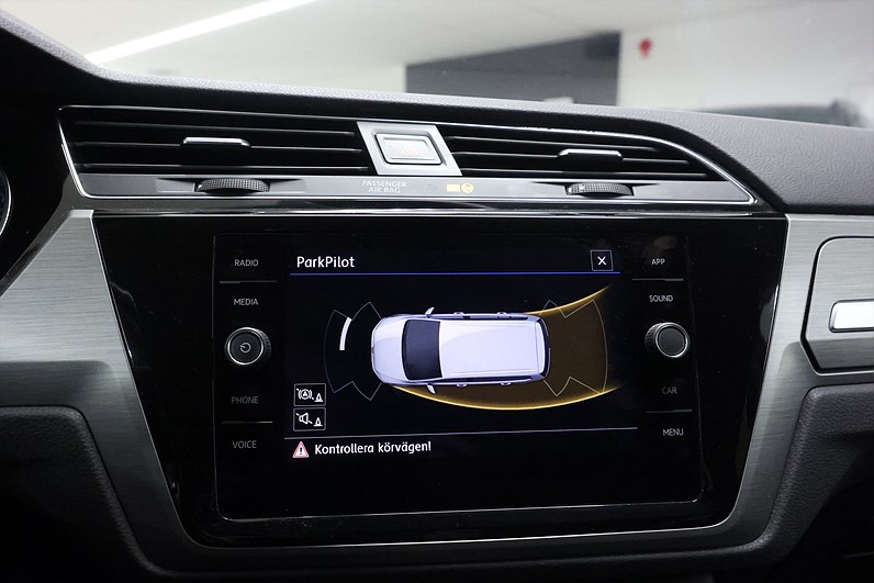 Volkswagen Touran 2.0 TDI 150hk R-Line 7 sits PDC LED MOMS