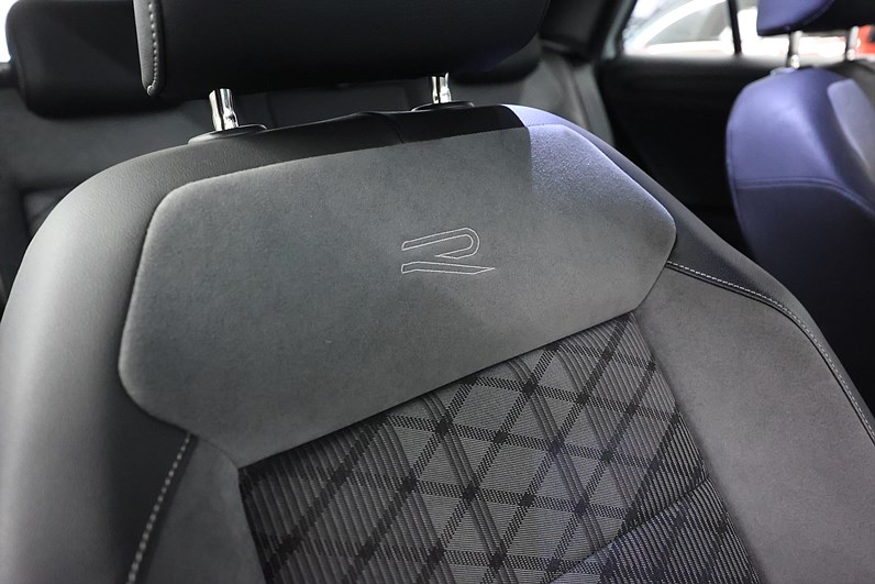 Volkswagen T-Roc 2.0 TDI 150hk 4M R-Line Carplay Navi PDC