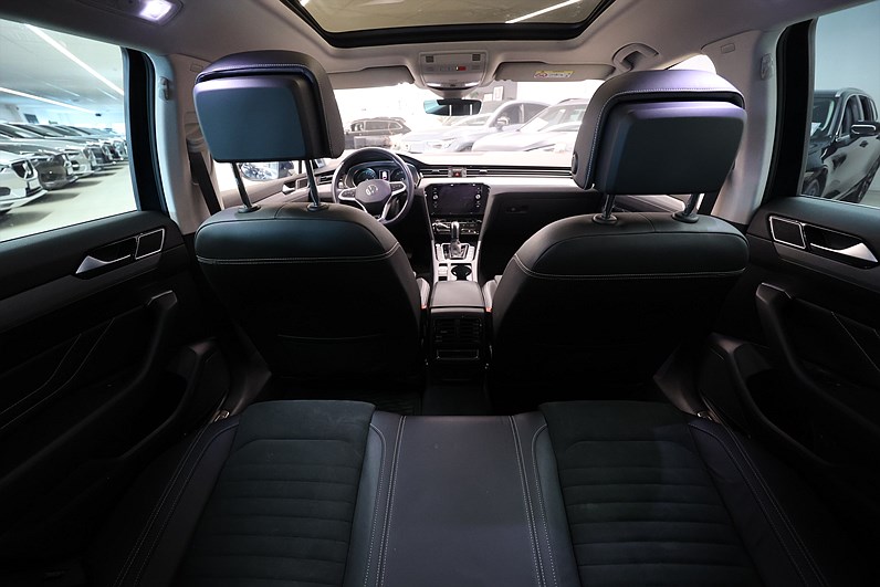 Volkswagen Passat Sportscombi GTE 218hk Pano Navi B-kamera Drag