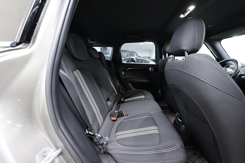 Mini Cooper Countryman SE ALL4 Pepper Keyless Navi PDC MOMS