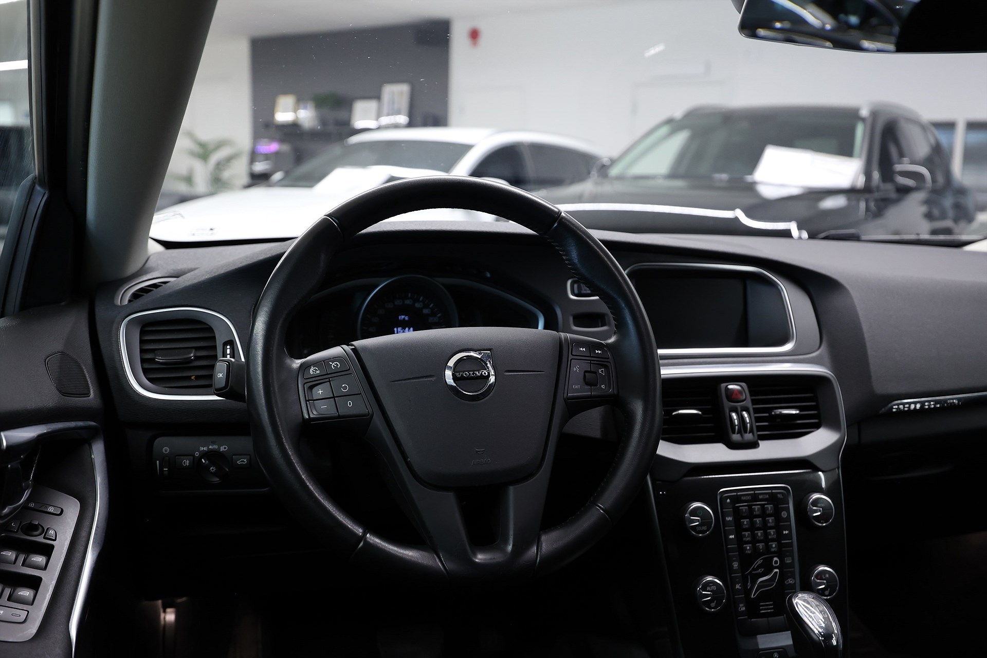 Volvo V40 Cross Country T3 152hk Kinetic H/K Värmare LED