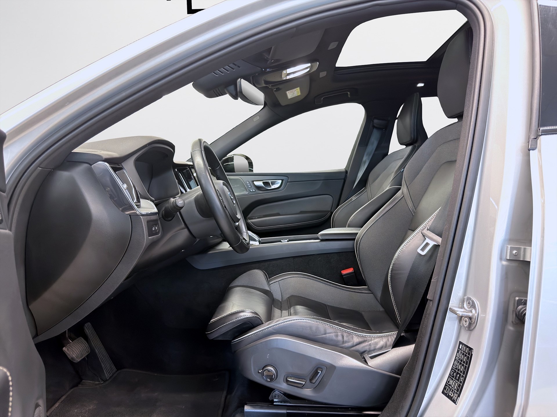 Volvo XC60 Recharge T6 350hk Plus Dark Drag B-Kamera H/K