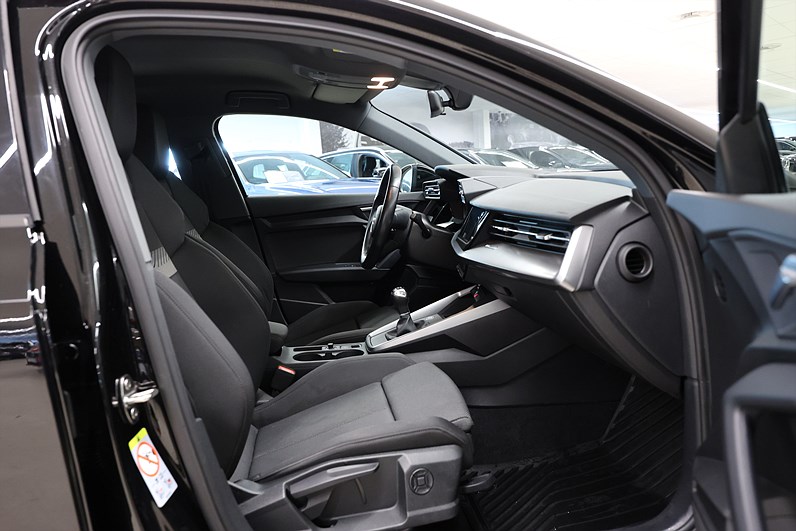 Audi A3 Sportback 35 TFSI 150hk Comfort PDC LED Cockpit