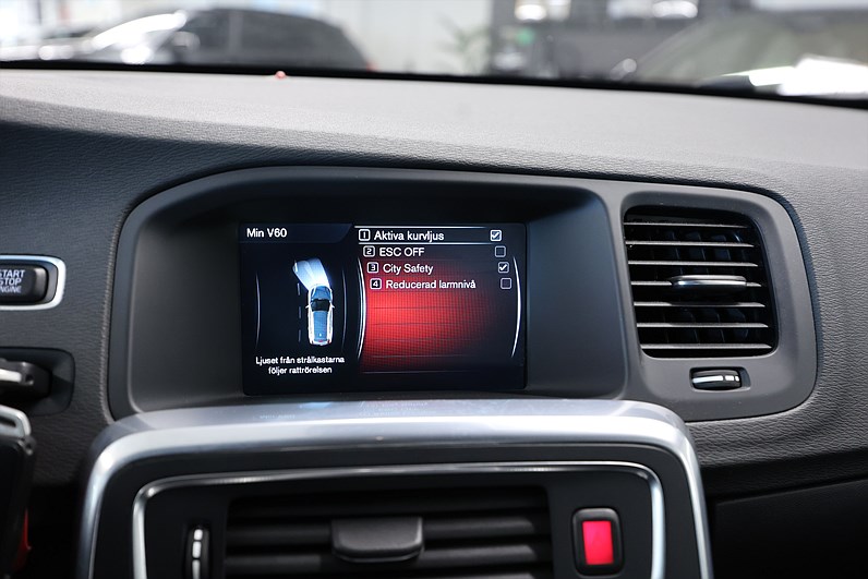 Volvo V60 D5 AWD Plug-in AWD Momentum B-Kamera Drag